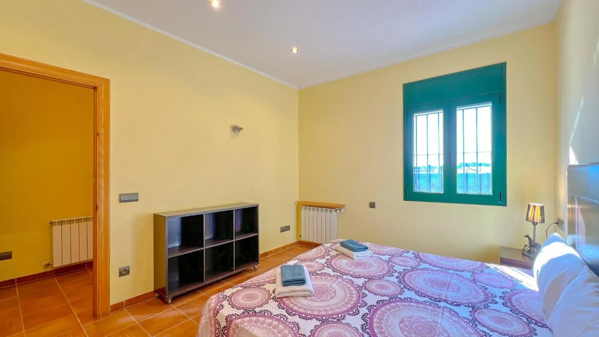 Family & Friends Getaway In Palamos Villa
